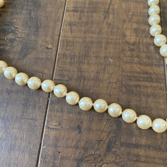 Joan Rivers long length Faux Pearl necklace - Picture 3 of 6